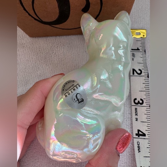 NIB Fenton Glass Cat - Picture 3 of 3